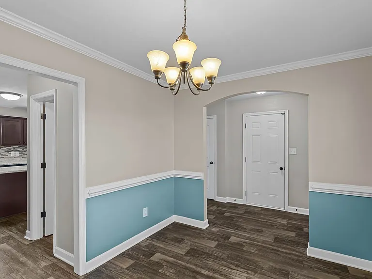 719 Addor Dr — Photo 8