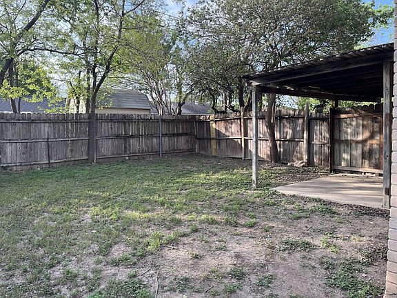 2nd image of 1552 Lahn Rd #1
