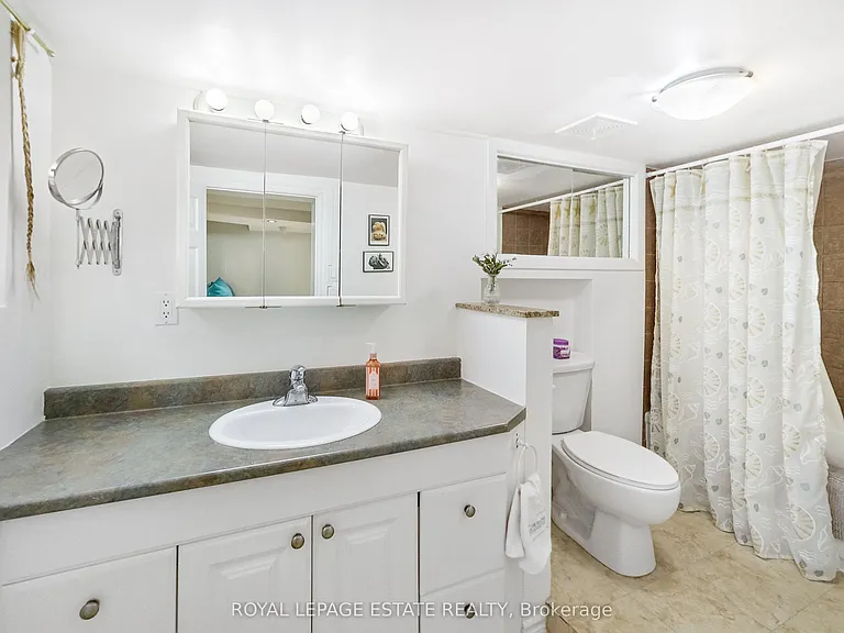 4 Linton Ave #BASEMENT — Photo 5