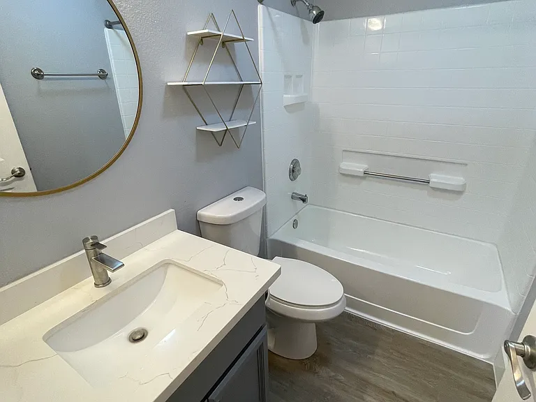 9361 Castleview Dr — Photo 28