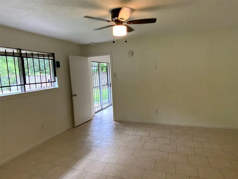 7710 Ashmole Ln — Photo 16