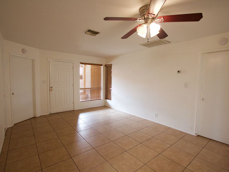 1st image of 409 W Blackhawk Dr Unit 7