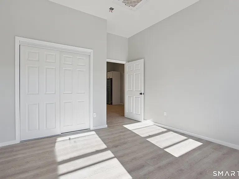 219 Bank St #3 — Photo 15