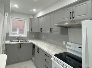 72 Edinborough Ct FLOOR 1, Toronto, ON M6N2E8