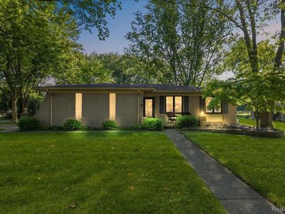 4674 Chapel Dr, Troy, MI, 48085