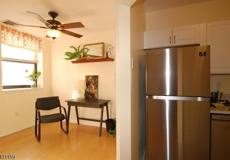 124 E Main St #209 — Photo 17