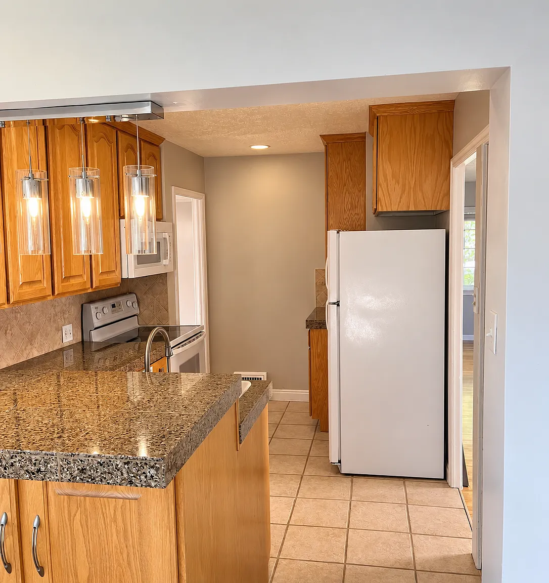 3 bed, 1800 sqft, $3,295 — Photo 4