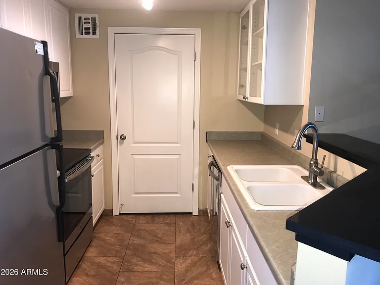 1701 E Colter St #460 — Photo 2
