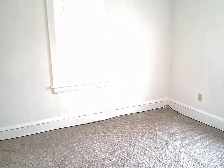 585 Van Everett Ave — Photo 9