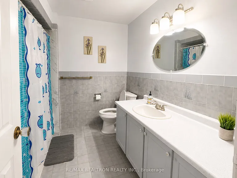 7 Fontainbleau Dr #B — Photo 4