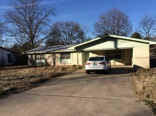 1111 E 1st St, Stuttgart, AR 72160