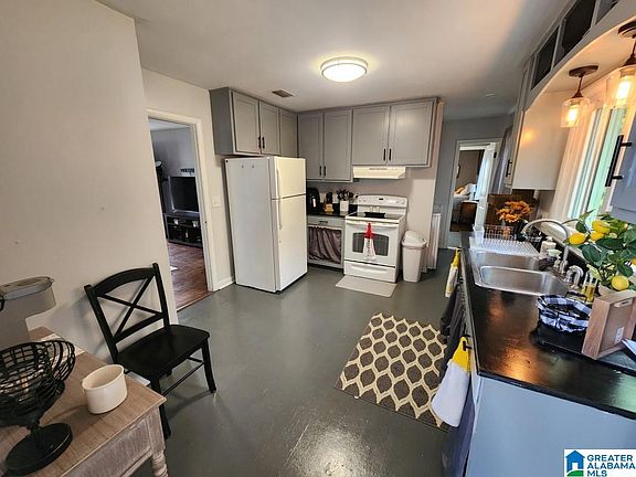 3rd image of 208 Marshall Dr