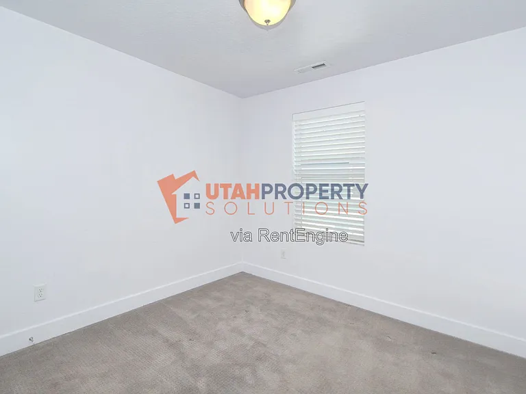 1790 W Dalmeny Way — Photo 17