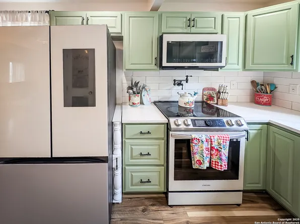 127 Forest Mist, Canyon Lake, TX 78133