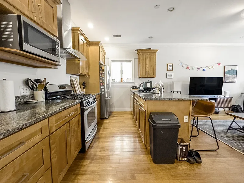Building Photo - 123 Webster Ave #1