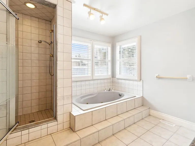 75 Sunnyside Dr — Photo 11