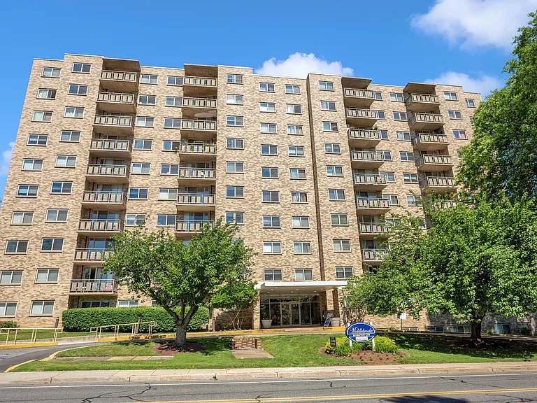 Middlebrooke Apartments — Photo 25