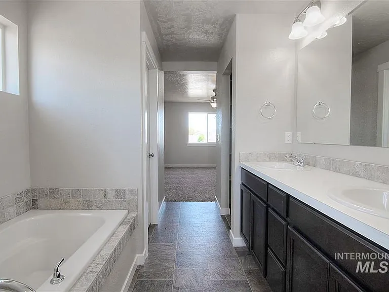 1014 W Apple Pne — Photo 11