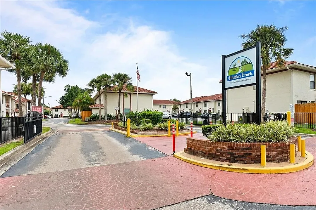 2 bed, 2.5 bath, 1307 sqft, $1,800 — Photo 4