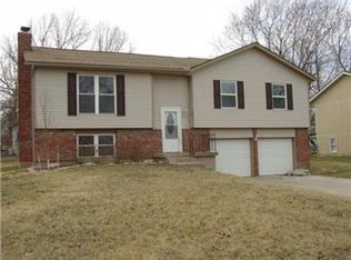 901 S Virginia Ln, Olathe, KS 66061