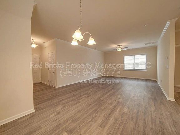 5th image of 7015 Thornrose Dr