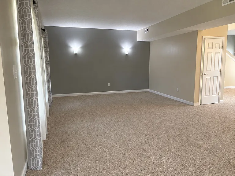 1921 Spring Ridge Dr — Photo 6