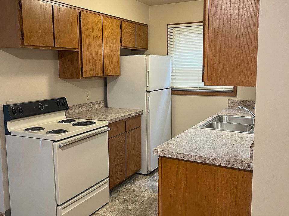 stove, refrigerator/freezer and more storage