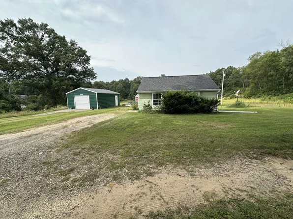 6250 Stepladder Rd, Parma, MI 49269