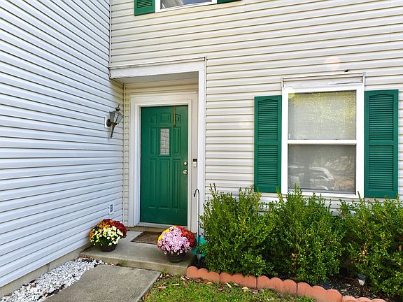3rd image of 2401 Amberleigh Dr