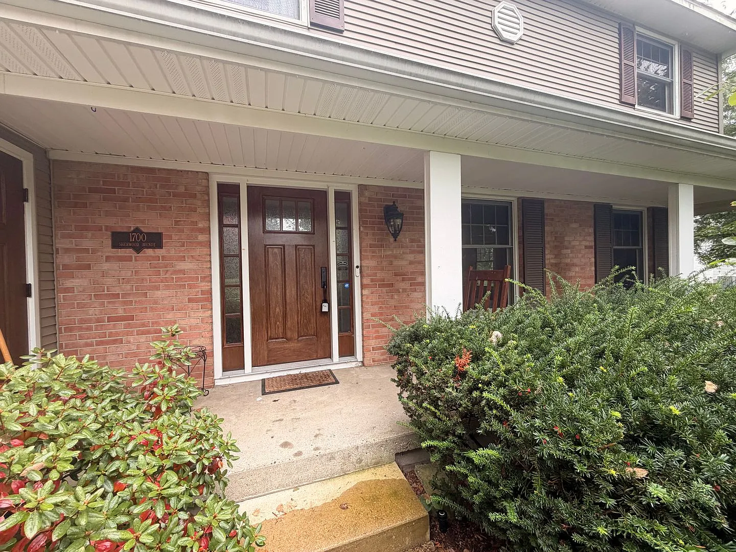 Large East Grand Rapids House available now! — Photo 3