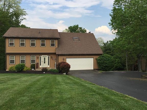 2nd image of 46 Applewood Dr
