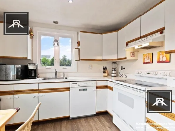 15 Circuit Ln, Watertown, MA 02472