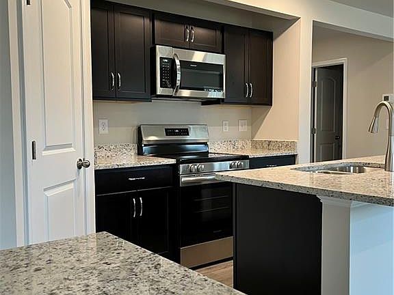 3rd image of 498 Grubb Rd