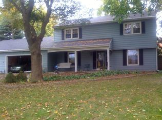 647 Logan Ave, Geneva, IL 60134