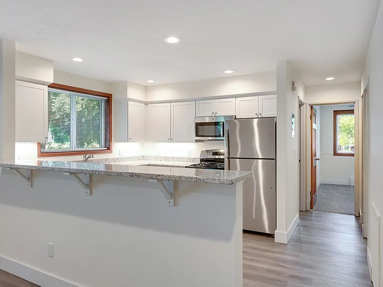2407 Hampshire Ave — Photo 5