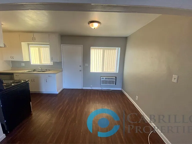 761 South Orange Avenue — Photo 3