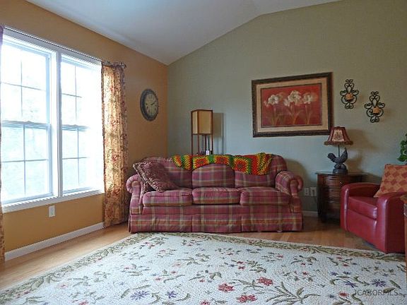 4th image of 3940 Southampton Dr