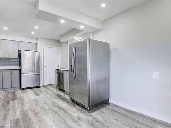 5th image of 7 Cardill Cres