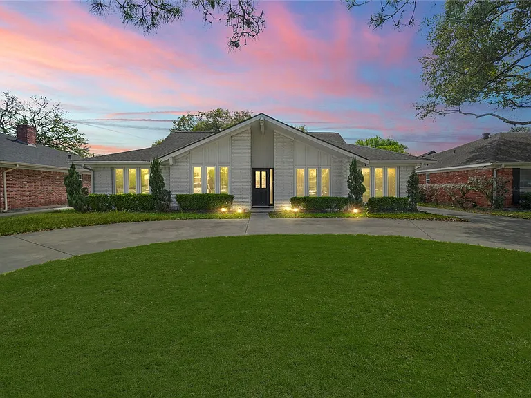 6215 S Braeswood Blvd — Photo 3