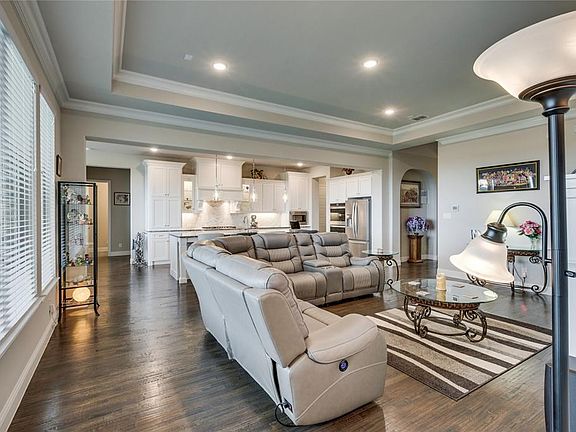 4th image of 1010 Lazy Brooke Dr