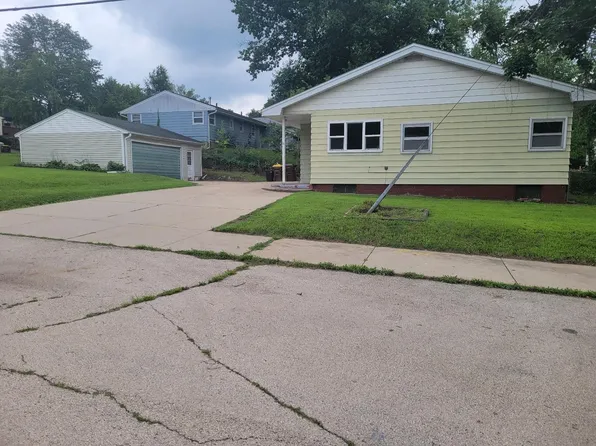 2701 18th St, Rockford, IL 61109
