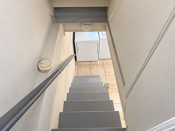 4th image of 1111 W Lombard St