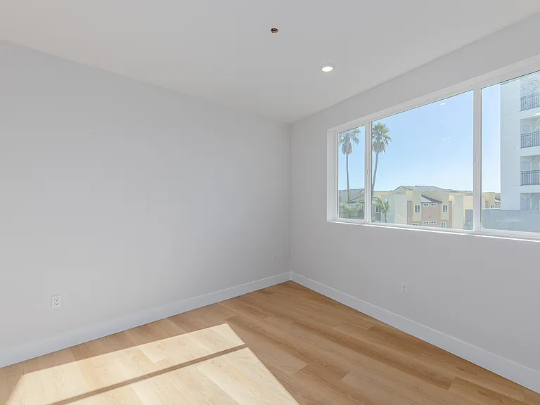 Pacific Heights II — Photo 5