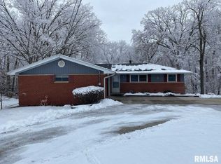 300 E Far Hills Dr, East Peoria, IL 61611