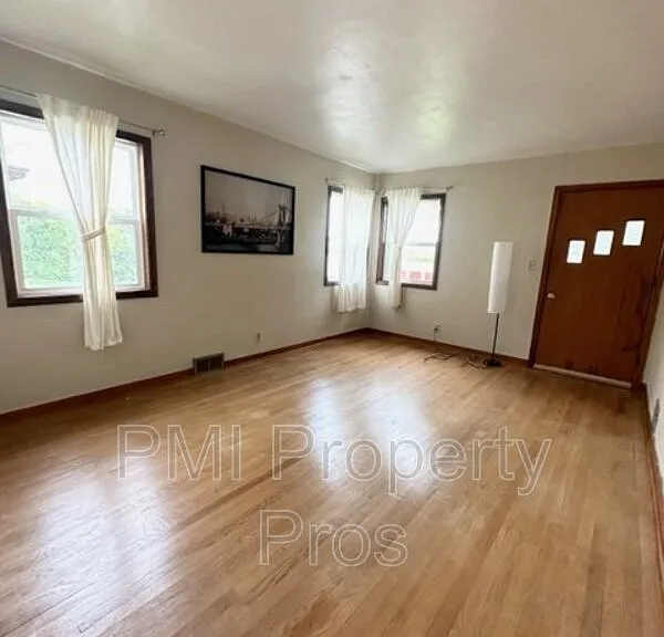 8573 N Granville Rd — Photo 3