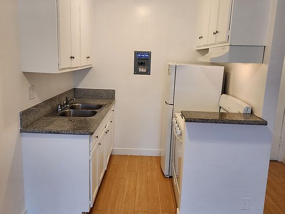 4th image of 840 Venice Blvd APT 10