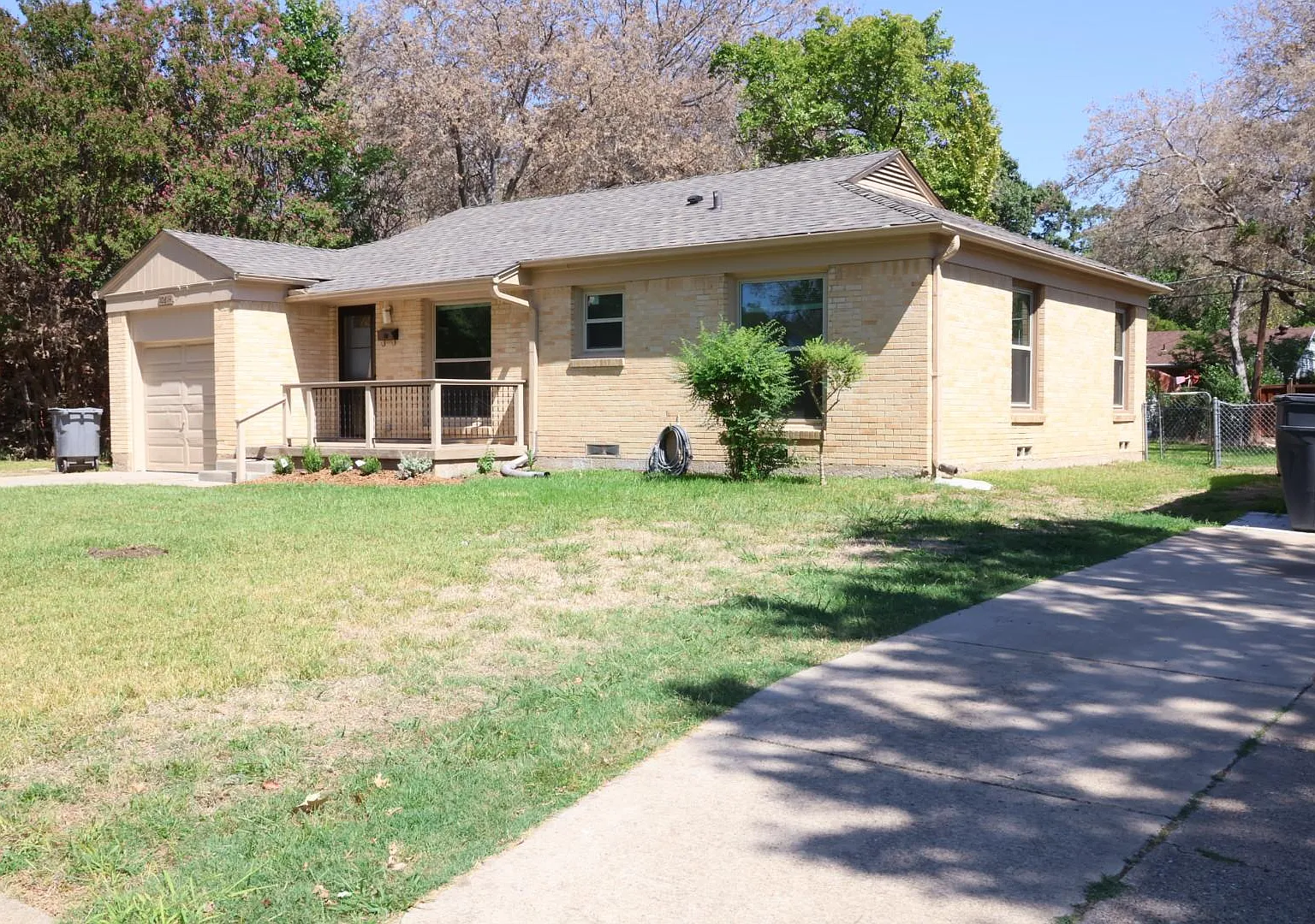 3 bed, 1000 sqft, $1,795 — Photo 1