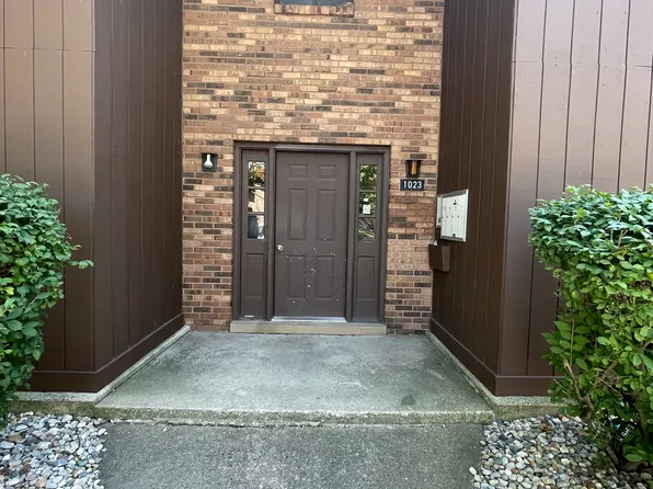 1023 E 151st St Unit 2W, Dolton, IL 60419