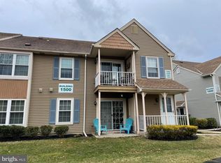 1560B Thornwood Dr #B, Mount Laurel, NJ 08054