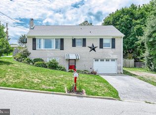 100 Glenvue Rd, Glen Rock, PA 17327